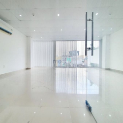 Văn phòng View kính - 60m2 Giá rẻ hẻm 73 Hoàng Văn Thụ Phú Nhuận