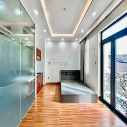 CHDV dạng Studo Ban Công _ Đầy đủ nội thất _ Ngay Quang Trung