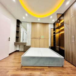 Bán nhà Vũ Tông Phan - 48m x 6 tầng Thang máy - ô tô đỗ cửa - nở hậu
