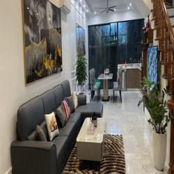 Cho thuê nguyên căn Vinhomes Marina Diện tích : 75m2, 5 tầng 4 phòng n