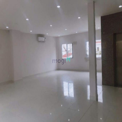 Nhà Mặt Tiền Lê Quang Định 285M2, 5 Tầng, Thang Máy, P14, Chỉ 62 Tỷ