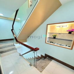 Nhà đẹp đường Đinh Tiên Hoàng 3 tấm hẻm xe tải thông tứ hướng giáp Q1