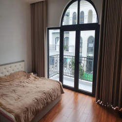 Cho thuê nguyên căn Vinhomes Marina Diện tích : 75m2, 5 tầng 4 phòng n