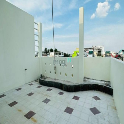 Cho thuê nhà 1 trệt 4 lầu góc 2 mặt tiền đường D7 khu dân cư D2D