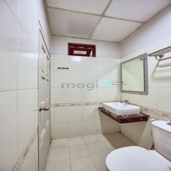 Phòng đủ nội thất bếp cao cấp cạnh Etown Cộng Hoà.