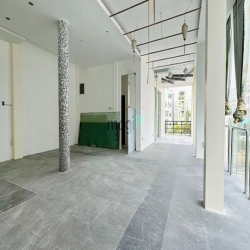 Cho thuê nhà 1 trệt 4 lầu góc 2 mặt tiền đường D7 khu dân cư D2D