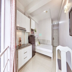 Phòng đủ nội thất bếp cao cấp cạnh Etown Cộng Hoà.