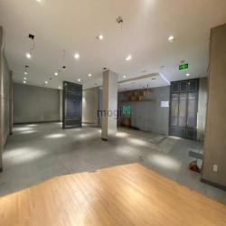 Cho thuê MB tổng diện tích 220m2 sàn suốt đường Tôn Đản, Quận 4