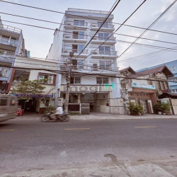 Phòng đủ nội thất bếp cao cấp cạnh Etown Cộng Hoà.