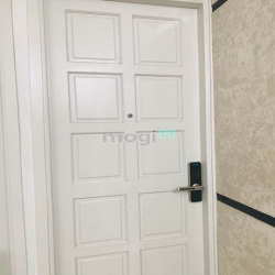 Phòng đủ nội thất bếp cao cấp cạnh Etown Cộng Hoà.