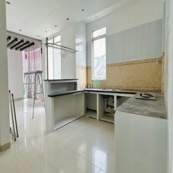Cho thuê nhà 1 trệt 4 lầu góc 2 mặt tiền đường D7 khu dân cư D2D