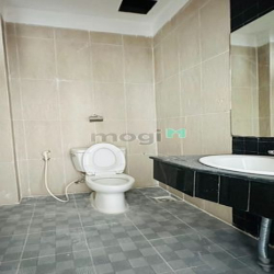 Cho thuê nhà 1 trệt 4 lầu góc 2 mặt tiền đường D7 khu dân cư D2D