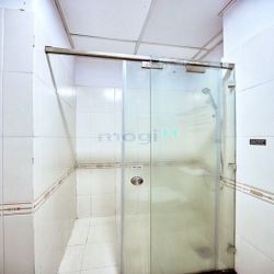 Phòng đủ nội thất bếp cao cấp cạnh Etown Cộng Hoà.