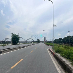 +Mặt Phố -Ngọc Thụy -Diện Tích -320M2- 3 tầng -Mặt Tiền  12 m -giá ch