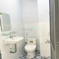 Studio ban công, full nội thất, gần chợ bà chiểu