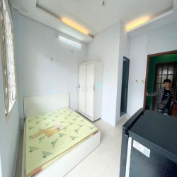 Studio ban công, full nội thất, gần chợ bà chiểu