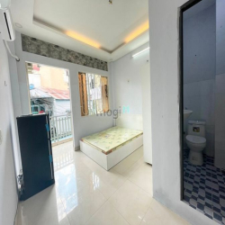 Studio ban công, full nội thất, gần chợ bà chiểu