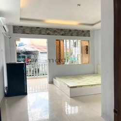 Studio ban công, full nội thất, gần chợ bà chiểu