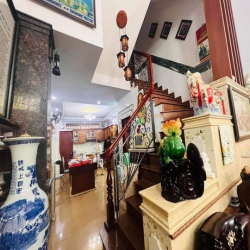 Nhà Mặt tiền cư xá 4,5 tấm , xe hơi vào được nhà Q11