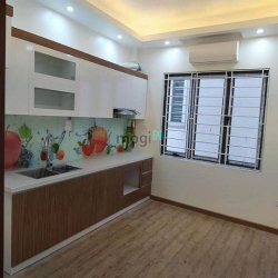 Nhà Lạc Long Quân, Ô tô Thang máy 48m2 x 6T. Hơn 7 tỷ