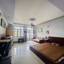 Nhà Mặt tiền cư xá 4,5 tấm , xe hơi vào được nhà Q11