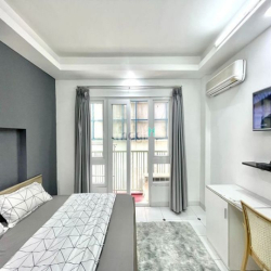 Căn Hộ Balcony 1 Phòng Ngủ Ngay Phạm Văn Hai, 10' ra Sân Bay TSN
