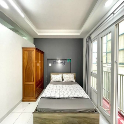Căn Hộ Balcony 1 Phòng Ngủ Ngay Phạm Văn Hai, 10' ra Sân Bay TSN