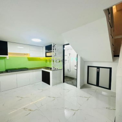 Nhà Đẹp 5 Tầng 40m2, HXH, DT 4.2m x 9.5m, Thích Quảng Đức, chỉ 6.09 tỷ