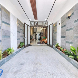 Bán gấp nhà đầu hẻm Lê Thị Riêng, Thới An, Q 12, 90m2, 3tỷ350, sổ sẵn