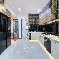 Bán gấp nhà đầu hẻm Lê Thị Riêng, Thới An, Q 12, 90m2, 3tỷ350, sổ sẵn
