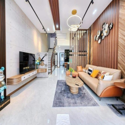 Bán gấp nhà đầu hẻm Lê Thị Riêng, Thới An, Q 12, 90m2, 3tỷ350, sổ sẵn