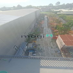 Cho thuê tòa nhà đối diện chợ và nhà thờ