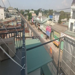 Cho thuê tòa nhà đối diện chợ và nhà thờ