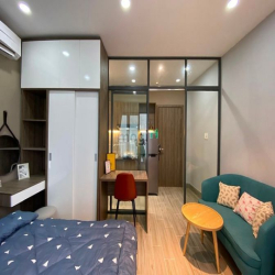 Căn hộ 1 phòng ngủ tách bếp, cửa sổ tách bếp
