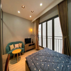 Căn hộ 1 phòng ngủ tách bếp, cửa sổ tách bếp