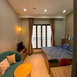 Căn hộ 1 phòng ngủ tách bếp, cửa sổ tách bếp