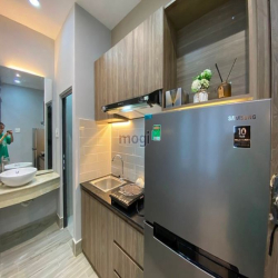 Căn hộ 1 phòng ngủ tách bếp, cửa sổ tách bếp