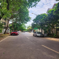 +Biệt Thư-Khu ĐTVH-DT 316 m2-4T-MT 20 m-Lô góc giá chào 55 tỷ Giang B