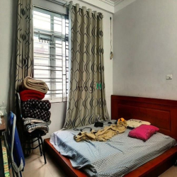 Bán GẤP 1 nhà ra phố Thạch Bàn, 40/47m, 4 tầng, ô tô vào nhà, chỉ 7.2T