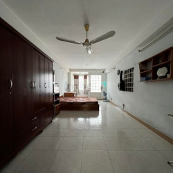 Nhà 3 tầng, gần mặt tiền đường Ba Vân, Bàu Cát, 4.5 tỷ
