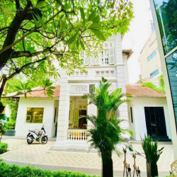 Biệt thự góc 2MT Điện Biên Phủ và Lê Quý Đôn Q.3 - 27m x 31m- 2 Tầng.