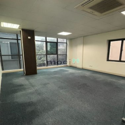 Cho thuê văn phòng Khuất Duy Tiến, 70 m2 đã ngăn sẵn 2 phòng làm việc