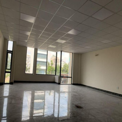 Cho thuê tòa văn phòng Trương Văn Bang 3 Lầu - Sân xe hơi - Giá 60Tr