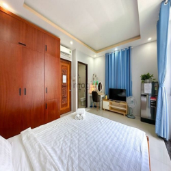 Cho thuê căn hộ full nội thất cửa sổ lớn Chợ nguyễn thái bình Quận 1