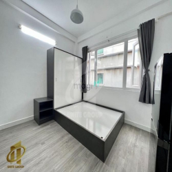 Cho thuê căn hộ full nội thất cửa sổ lớn Chợ nguyễn thái bình Quận 1