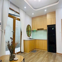 Nhỉnh 4 tỉ , nhà Bình thạnh sát Q1 , đầy đủ nội thất sang mới
