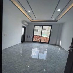Nhỉnh nhẹ 6 tỷ đã có nhà mới ngay Huỳnh Văn Bánh 140m2 4 tầng gần chợ