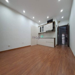 Sốc- 3 Ngủ-Hộ Khẩu NGhĩa Tân - Cầu Giấy- 52/72m2 -Giá chỉ 2.55T