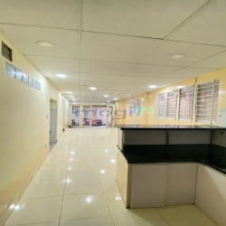 NHÀ 3 TẦNG MẶT TIỀN QUANG TRUNG .nguyễn oanh. gv