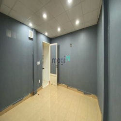 NHÀ 3 TẦNG MẶT TIỀN QUANG TRUNG .nguyễn oanh. gv